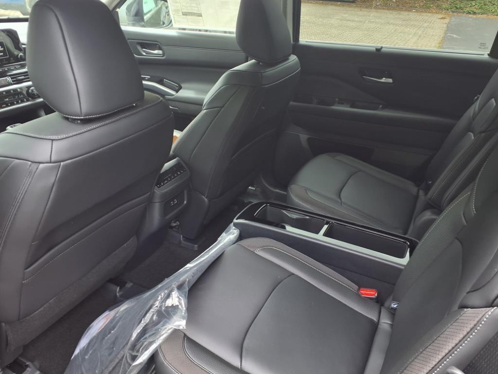 new 2025 Nissan Pathfinder car, priced at $44,381