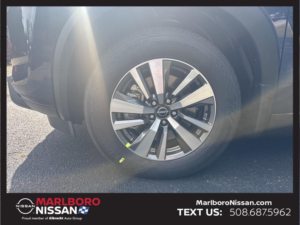 new 2025 Nissan Pathfinder car, priced at $45,191