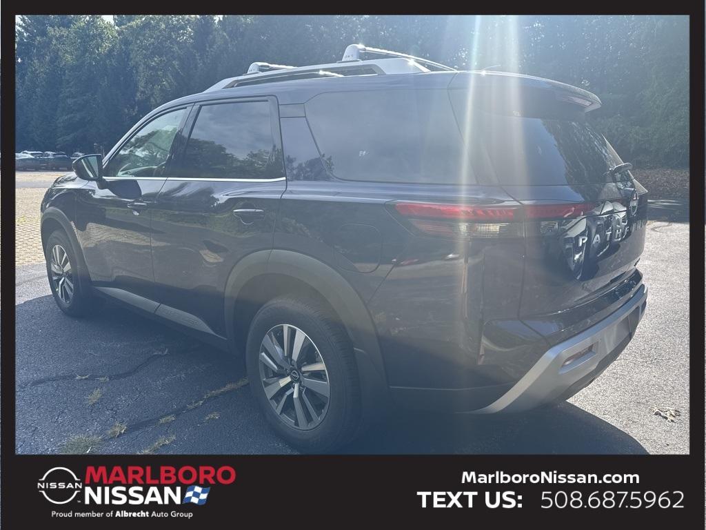 new 2025 Nissan Pathfinder car, priced at $45,191