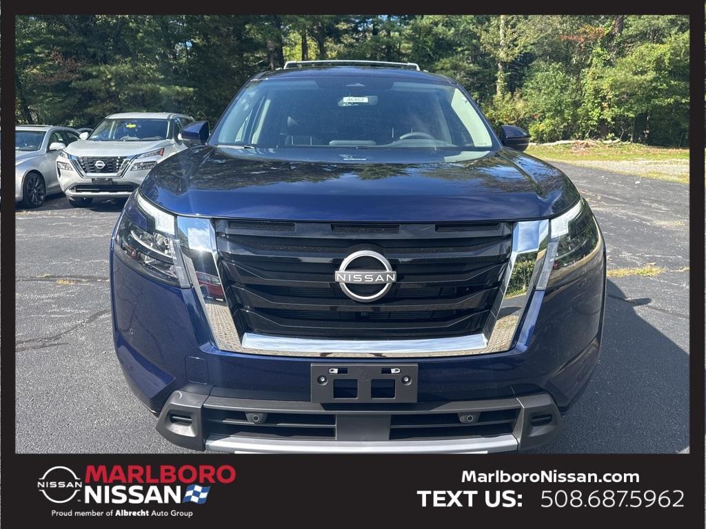 new 2025 Nissan Pathfinder car, priced at $45,191