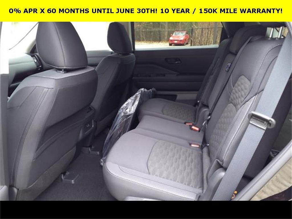 new 2025 Nissan Pathfinder car, priced at $40,992