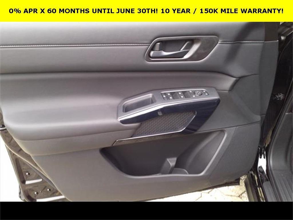 new 2025 Nissan Pathfinder car, priced at $40,992
