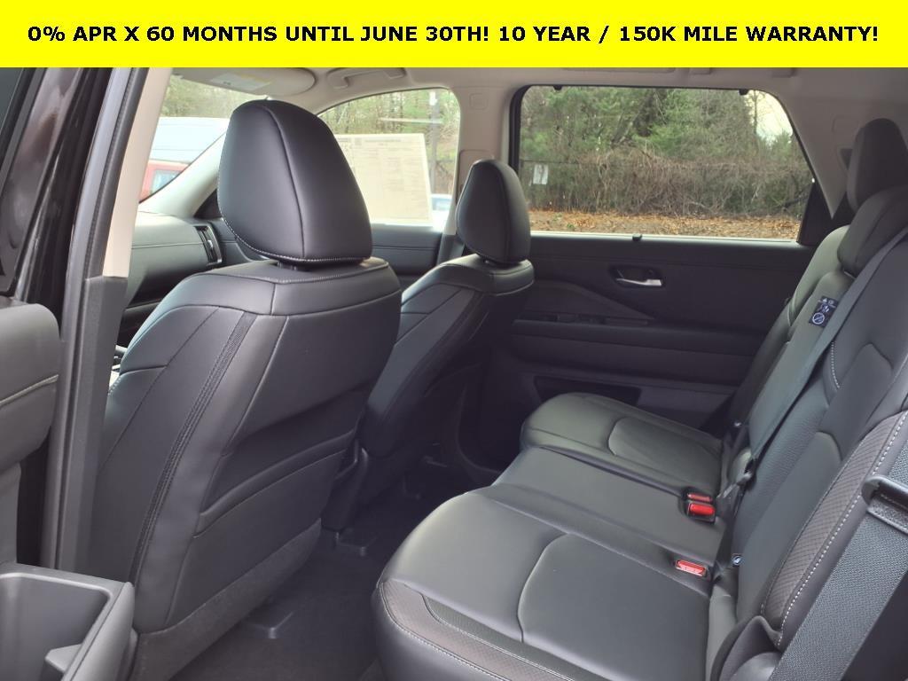 new 2025 Nissan Pathfinder car, priced at $43,207