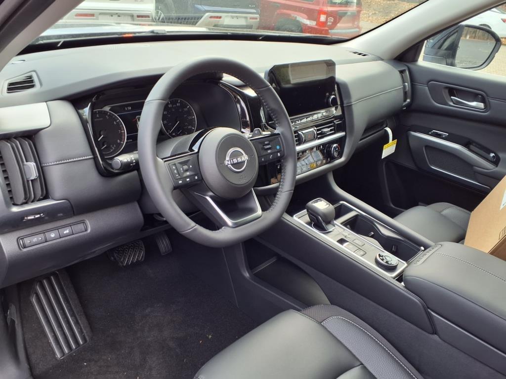 new 2025 Nissan Pathfinder car, priced at $44,707