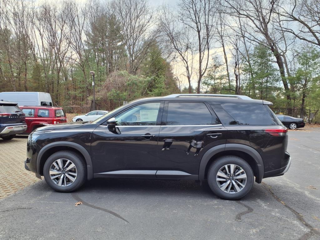 new 2025 Nissan Pathfinder car, priced at $44,707