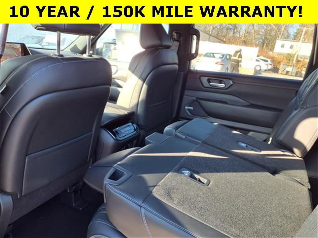new 2025 Nissan Armada car, priced at $71,831