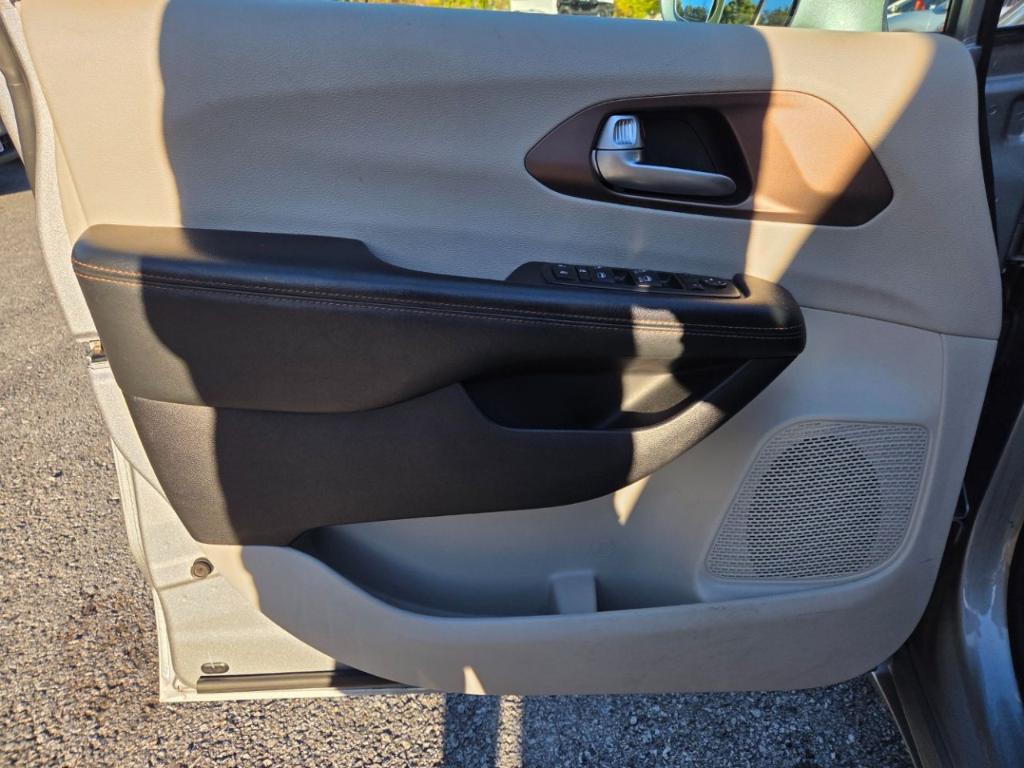 used 2017 Chrysler Pacifica car, priced at $9,495