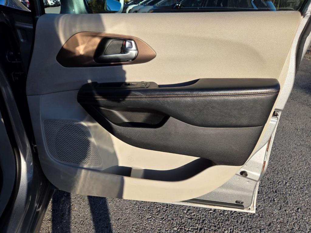 used 2017 Chrysler Pacifica car, priced at $9,495