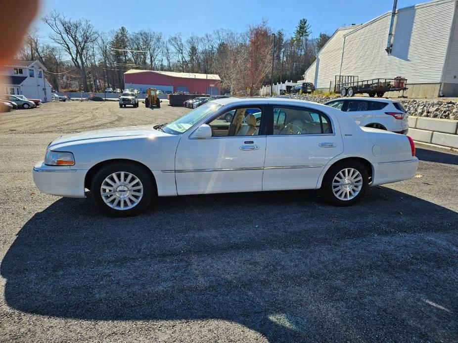 used 2003 Lincoln Town Car car, priced at $8,518