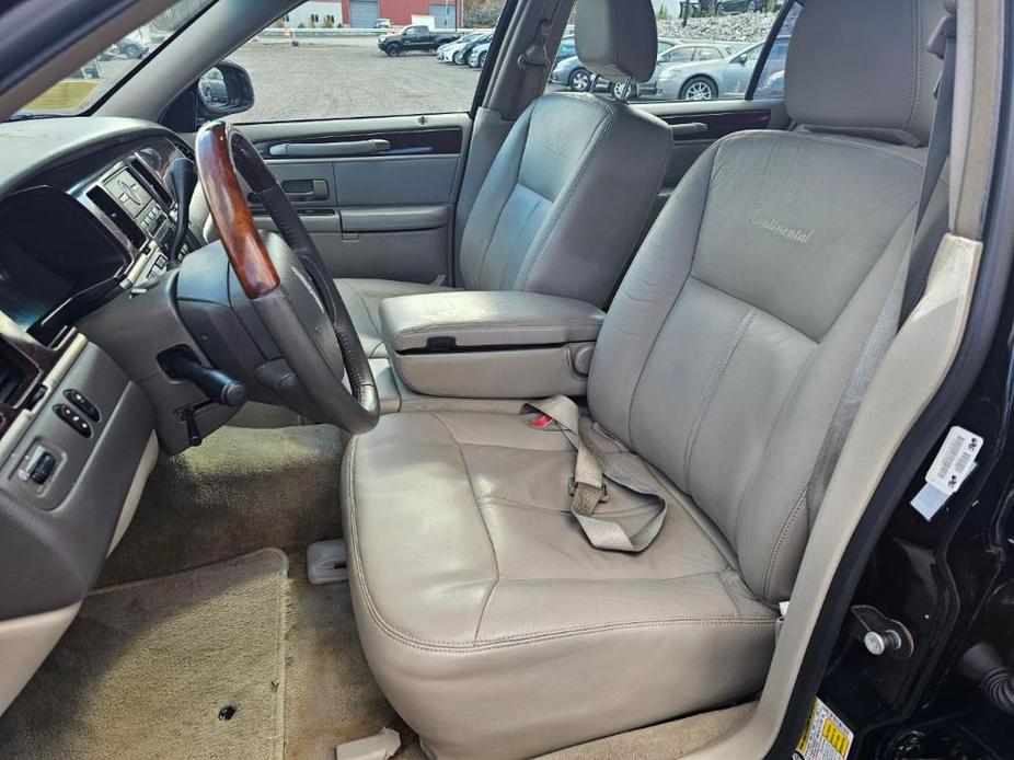 used 2010 Lincoln Town Car car, priced at $7,985