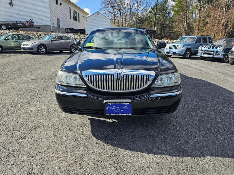 used 2010 Lincoln Town Car car, priced at $7,985