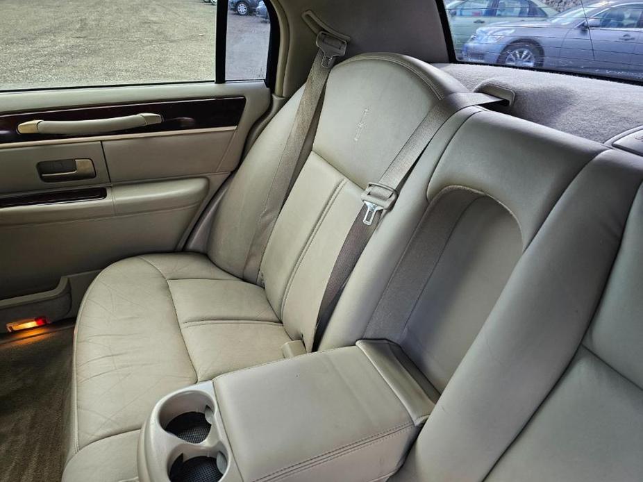 used 2010 Lincoln Town Car car, priced at $7,985