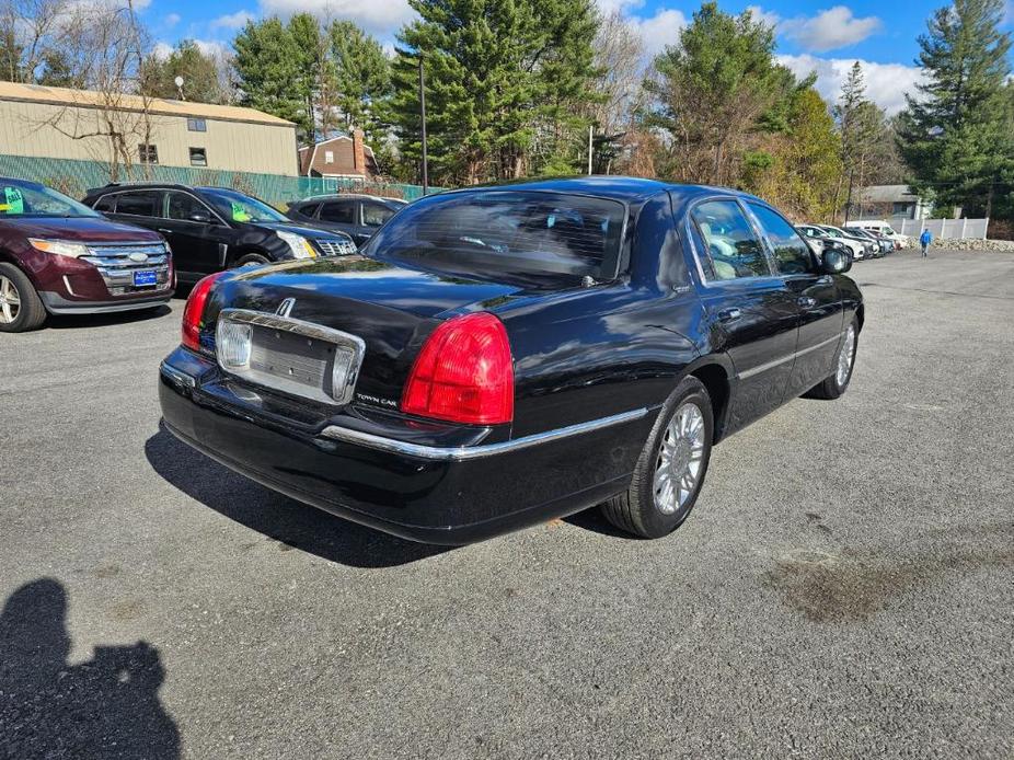 used 2010 Lincoln Town Car car, priced at $7,985