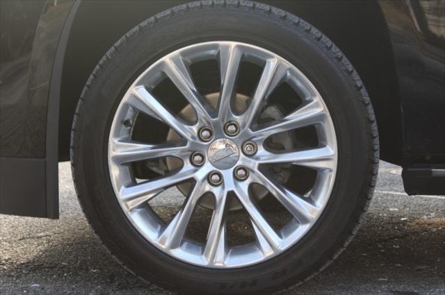 used 2019 Cadillac Escalade ESV car, priced at $28,250