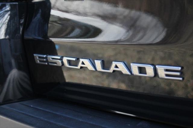 used 2019 Cadillac Escalade ESV car, priced at $31,280