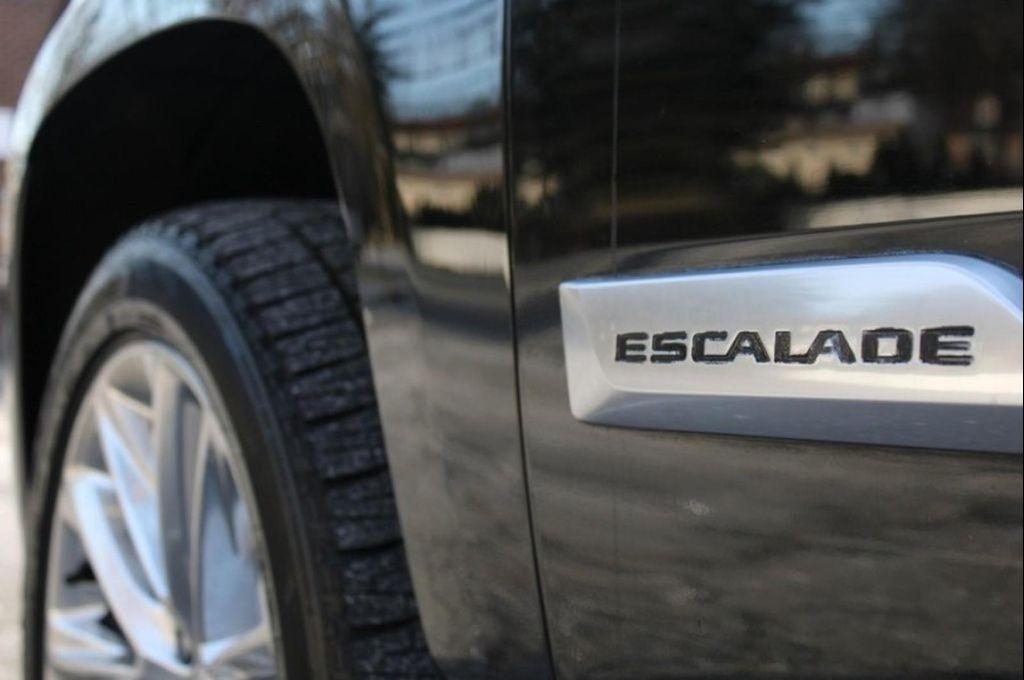 used 2019 Cadillac Escalade ESV car, priced at $30,430