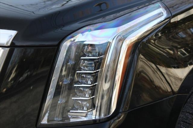 used 2019 Cadillac Escalade ESV car, priced at $31,280