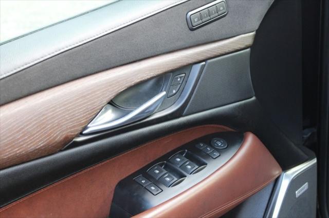 used 2019 Cadillac Escalade ESV car, priced at $28,250