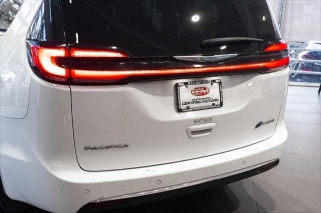 used 2021 Chrysler Pacifica Hybrid car, priced at $23,350