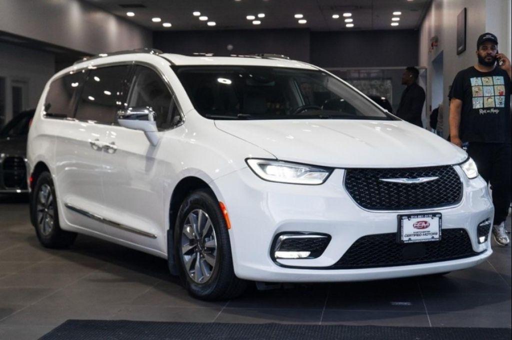 used 2021 Chrysler Pacifica Hybrid car, priced at $23,350