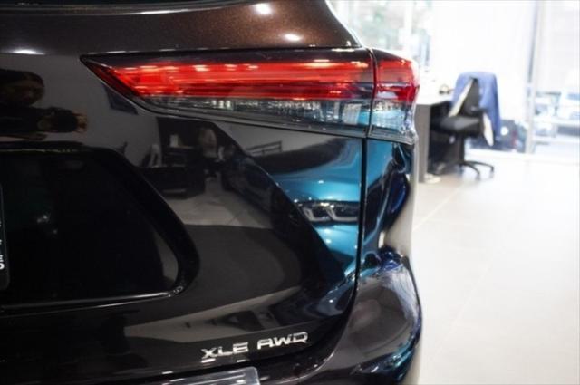 used 2020 Toyota Highlander car, priced at $26,210