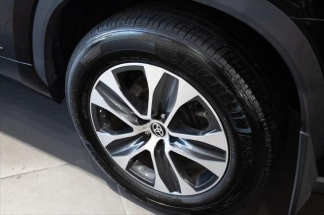used 2020 Toyota Highlander car, priced at $26,210