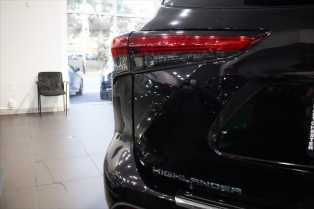 used 2020 Toyota Highlander car, priced at $26,210