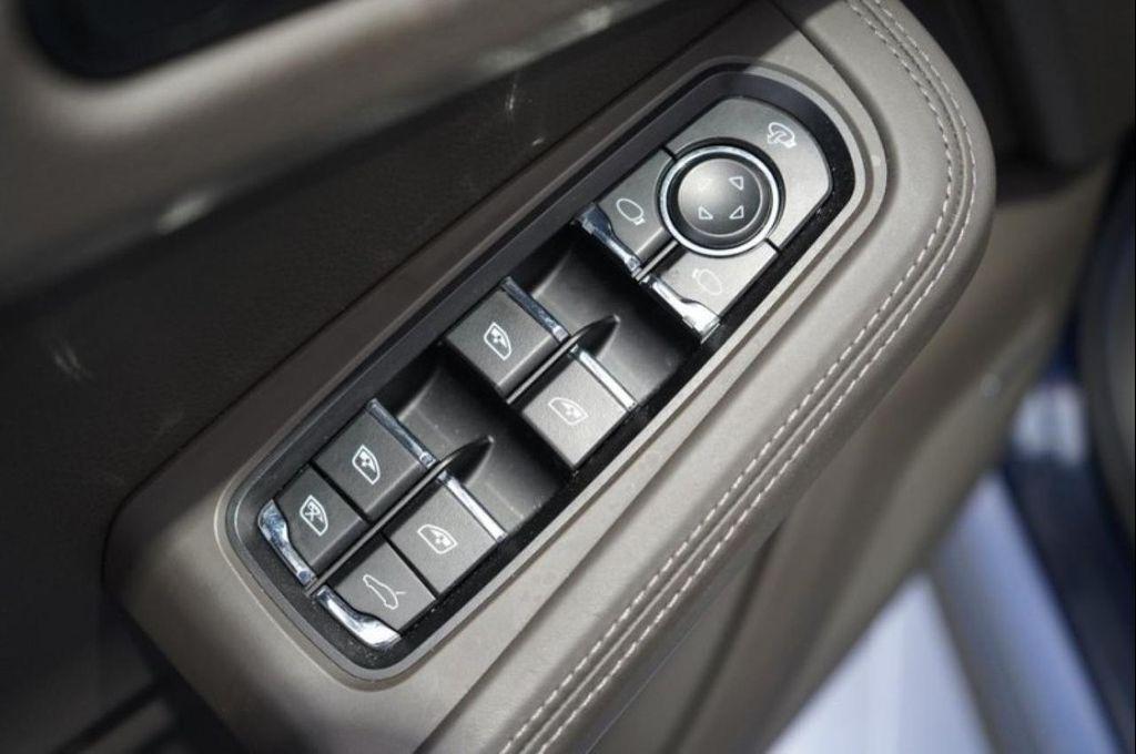 used 2020 Porsche Macan car, priced at $36,705