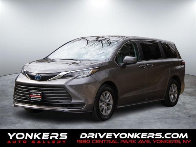 used 2023 Toyota Sienna car, priced at $30,990