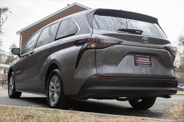 used 2023 Toyota Sienna car, priced at $30,990