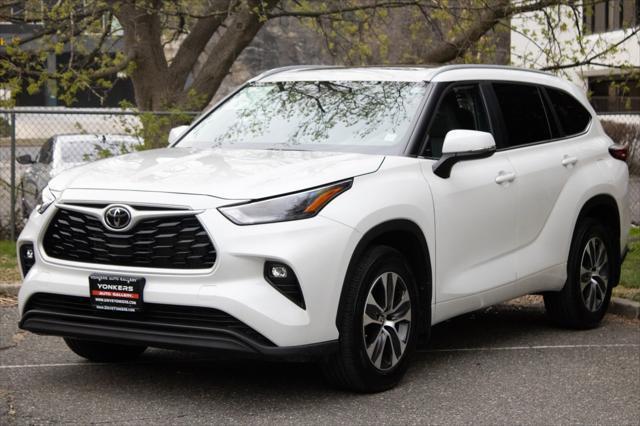 used 2023 Toyota Highlander car, priced at $36,150