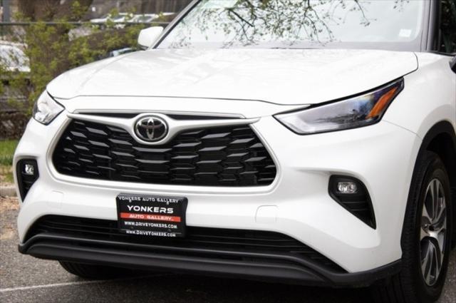used 2023 Toyota Highlander car, priced at $34,885