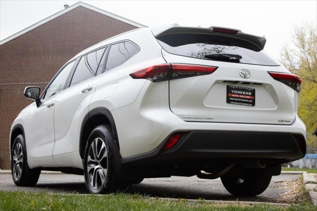 used 2023 Toyota Highlander car, priced at $36,150