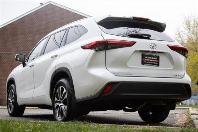 used 2023 Toyota Highlander car, priced at $34,885
