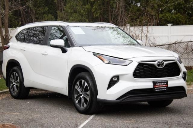 used 2023 Toyota Highlander car, priced at $34,885
