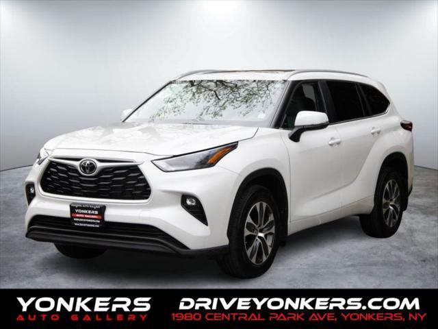 used 2023 Toyota Highlander car, priced at $34,885
