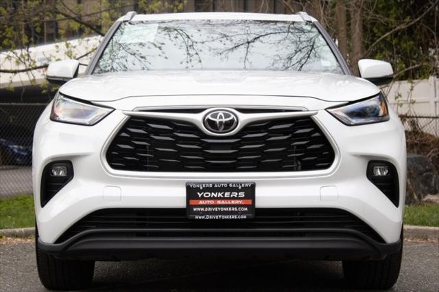 used 2023 Toyota Highlander car, priced at $34,885