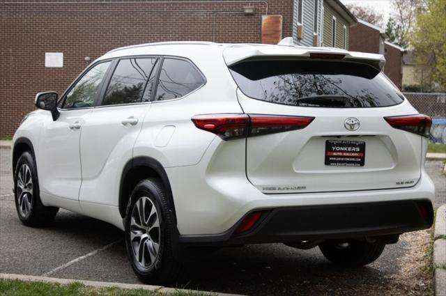 used 2023 Toyota Highlander car, priced at $34,885