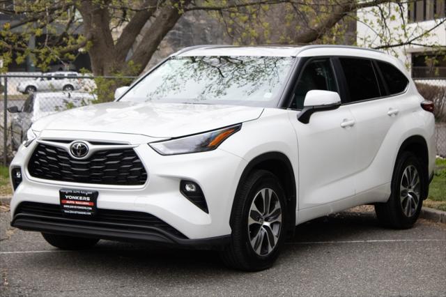 used 2023 Toyota Highlander car, priced at $36,150