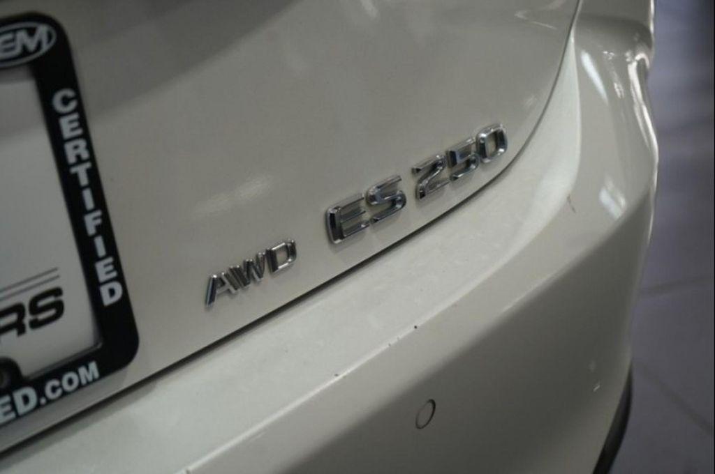 used 2023 Lexus ES 250 car, priced at $25,350