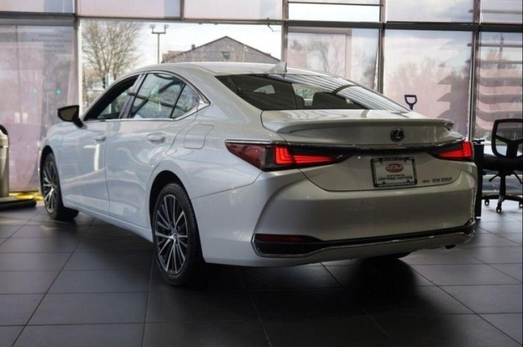 used 2023 Lexus ES 250 car, priced at $25,350