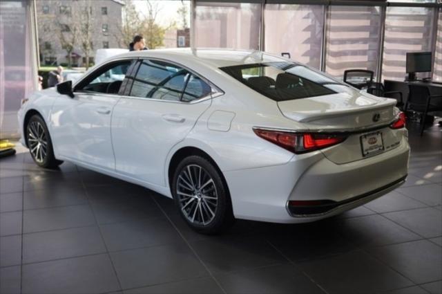 used 2023 Lexus ES 250 car, priced at $27,986