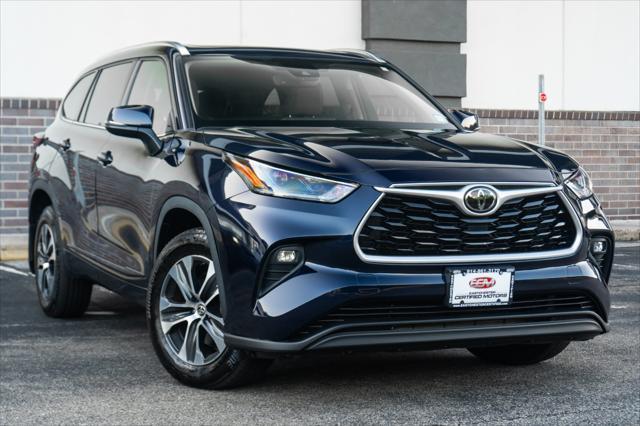 used 2021 Toyota Highlander car, priced at $28,205