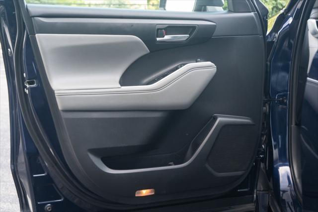 used 2021 Toyota Highlander car, priced at $28,205