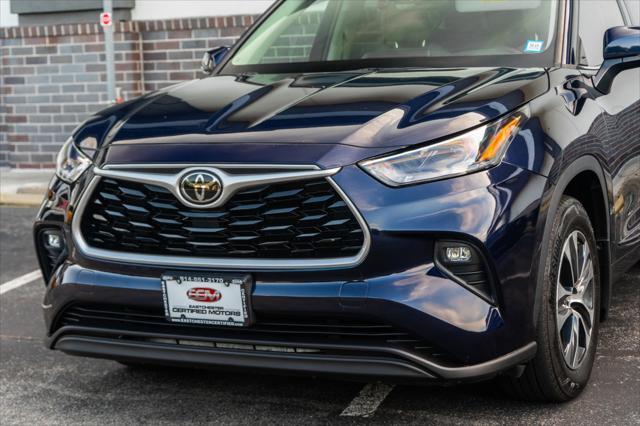 used 2021 Toyota Highlander car, priced at $28,205