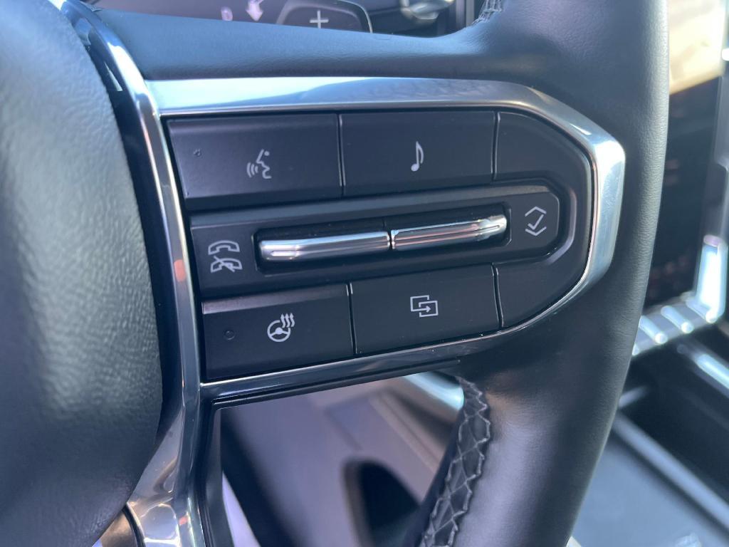 used 2025 GMC Acadia car, priced at $38,999