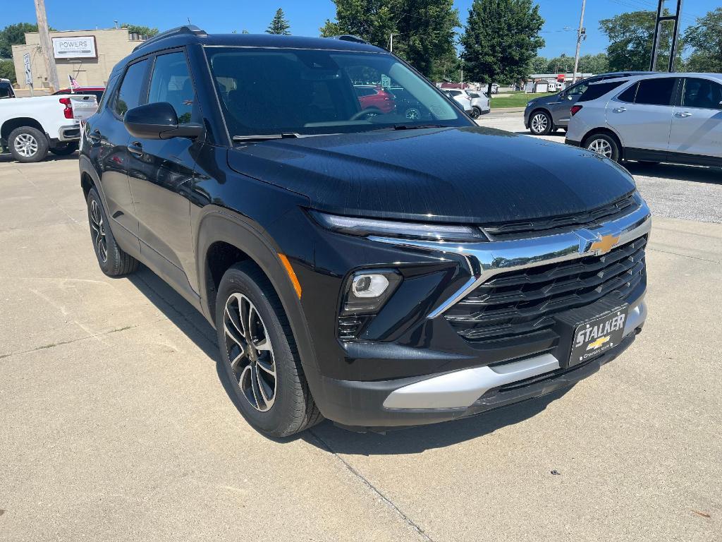 new 2025 Chevrolet TrailBlazer car, priced at $28,475