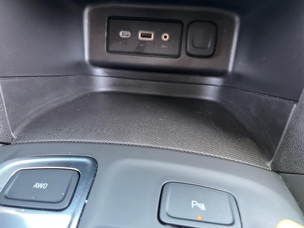 used 2024 Chevrolet Equinox car, priced at $26,495