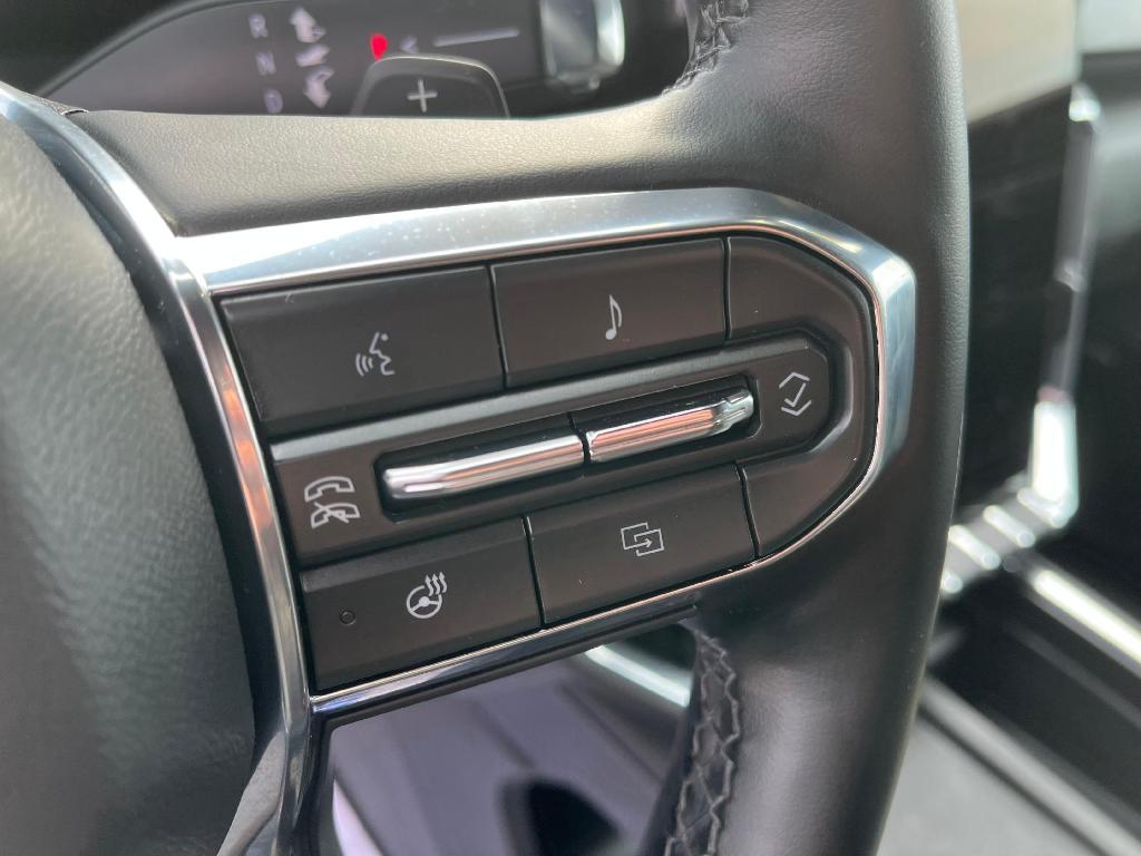 used 2025 GMC Acadia car, priced at $40,900