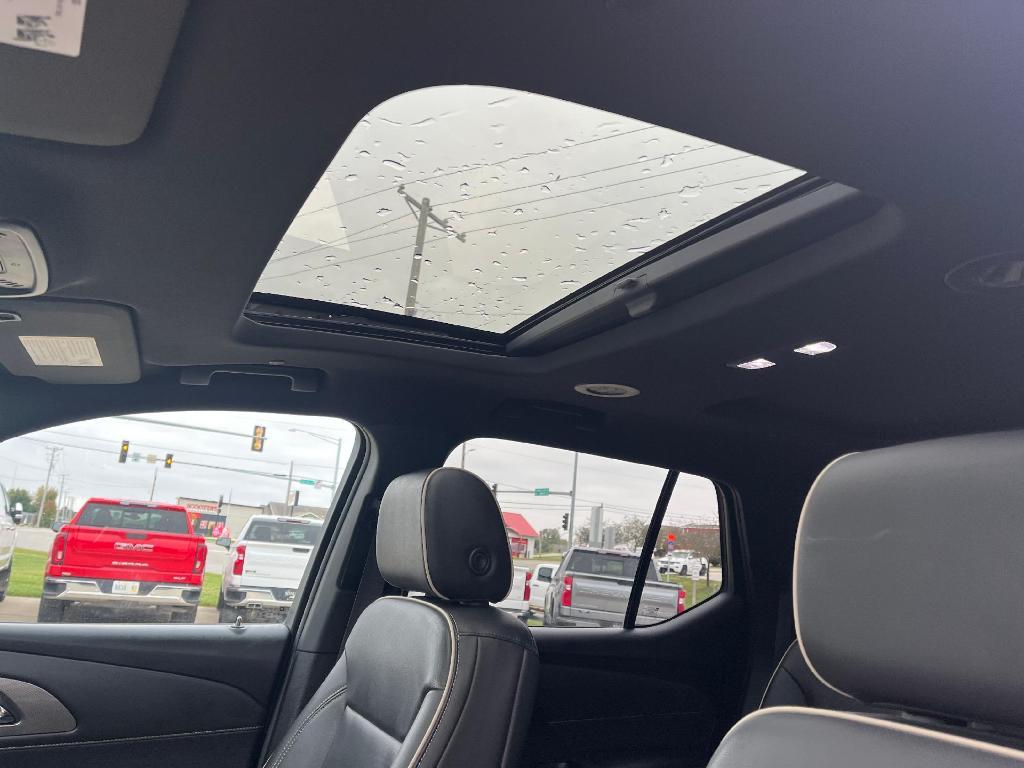 used 2023 Chevrolet Traverse car, priced at $35,989